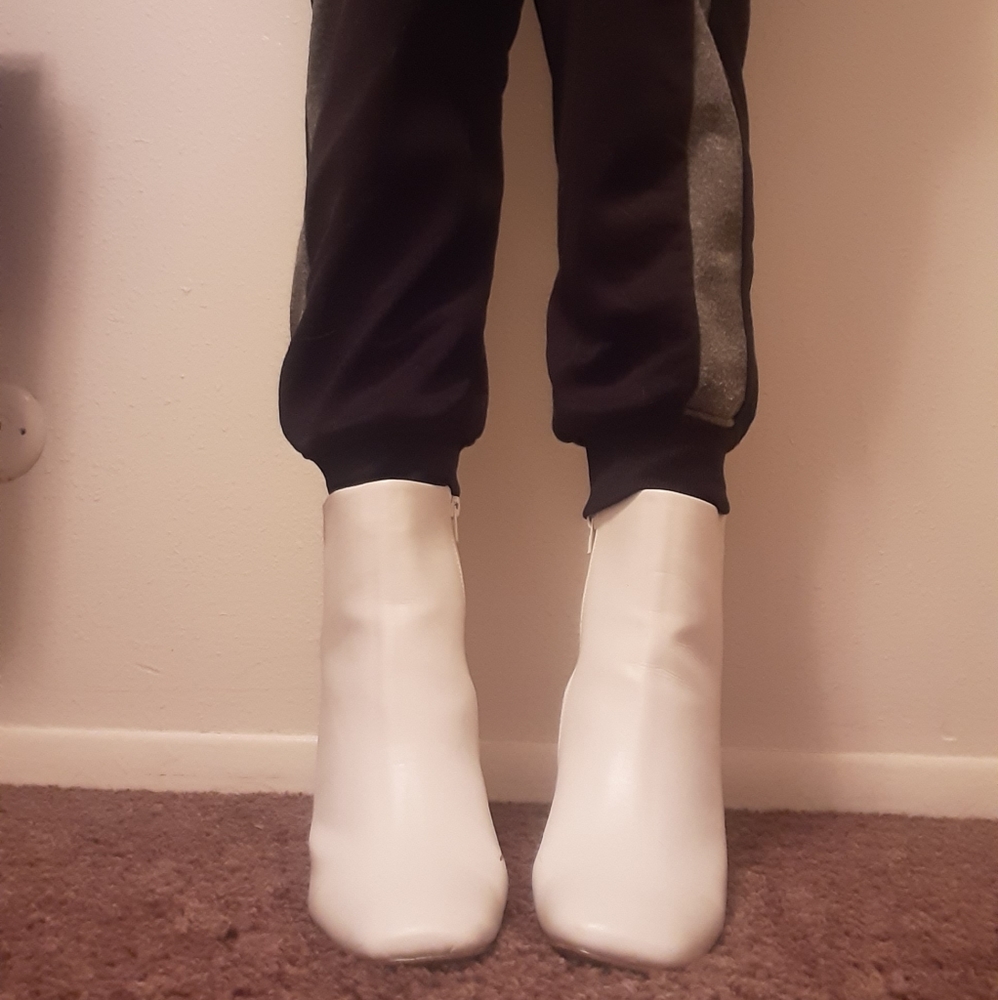 White ankle boot - Picture 6 of 6